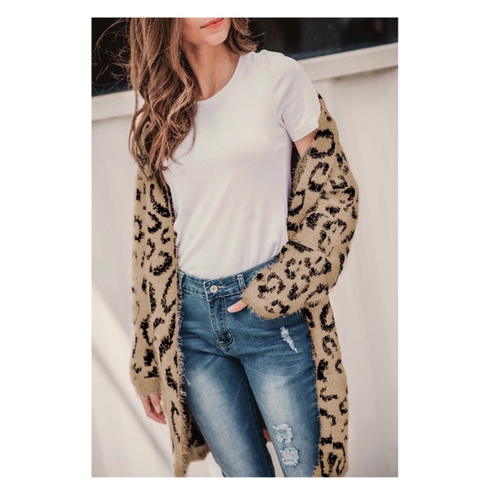 Fuzzy Leopard Print Cardigan - Picture 3 of 6